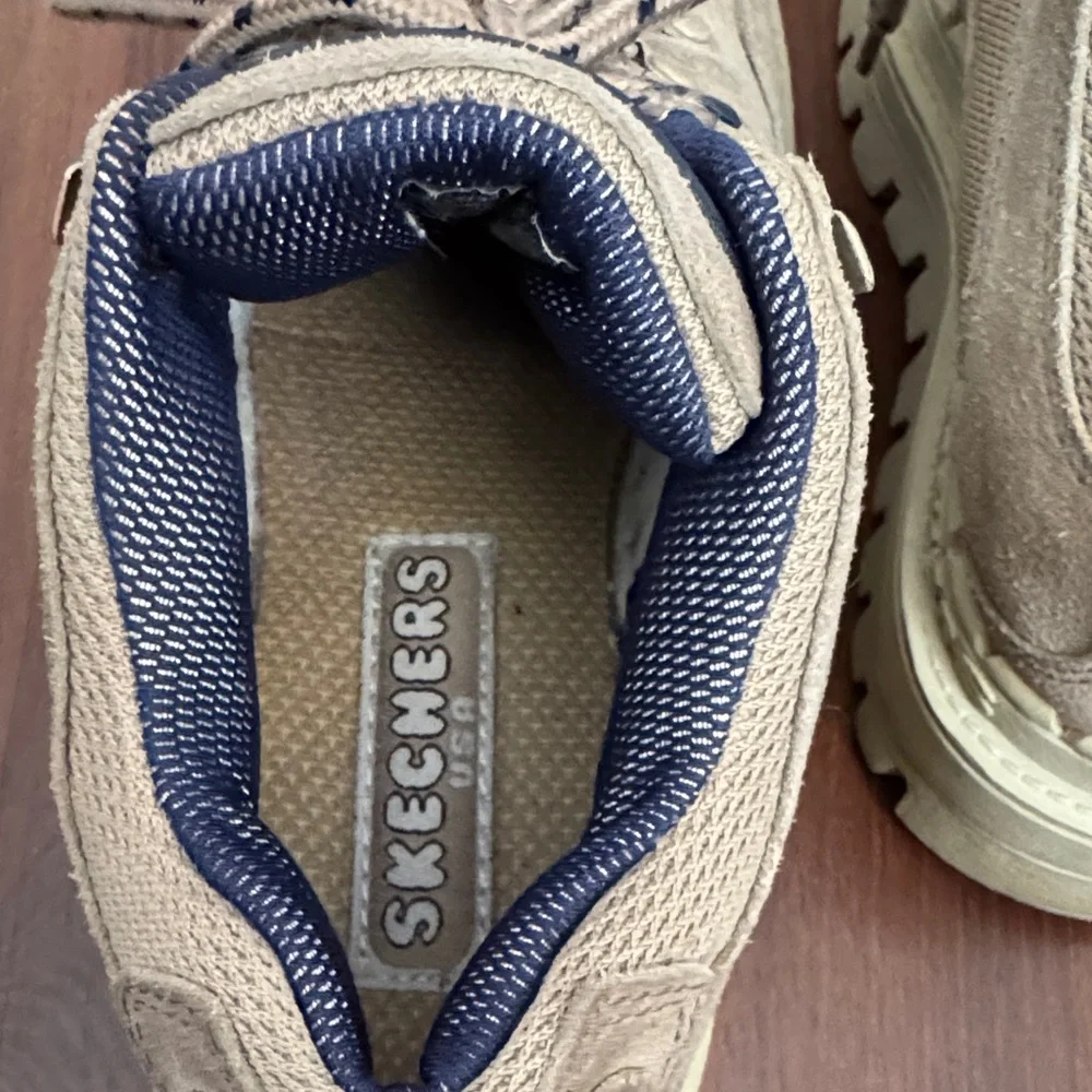 Vintage Skechers Platform Beige and Blue Sneakers